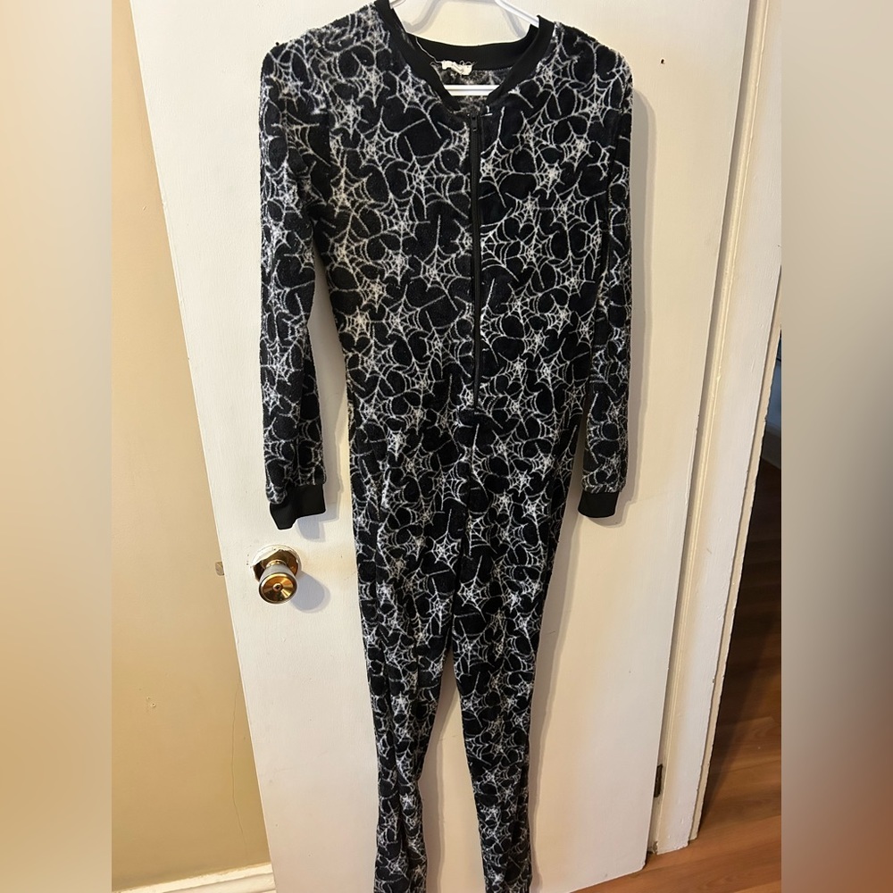 Ardene Spider-Web Print Fleece Onesie in Black, Size Women’s Medium
